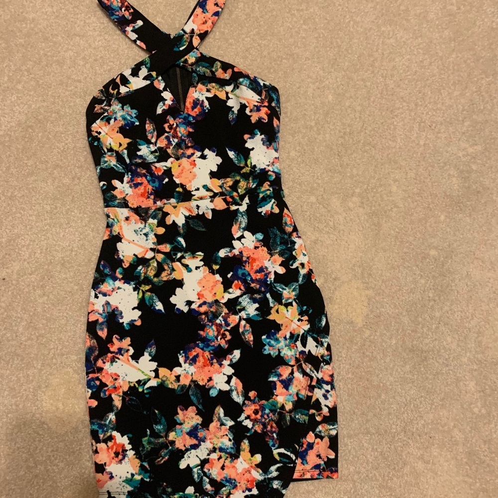 Super cute fitted mini dress only worn once!